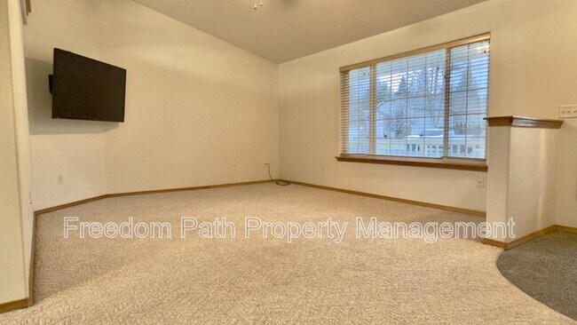 Building Photo - 1181 Elderberry Cir