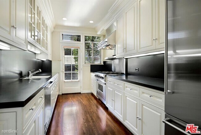 Building Photo - 1 br, 1 bath Condo - 161 S Rodeo Dr