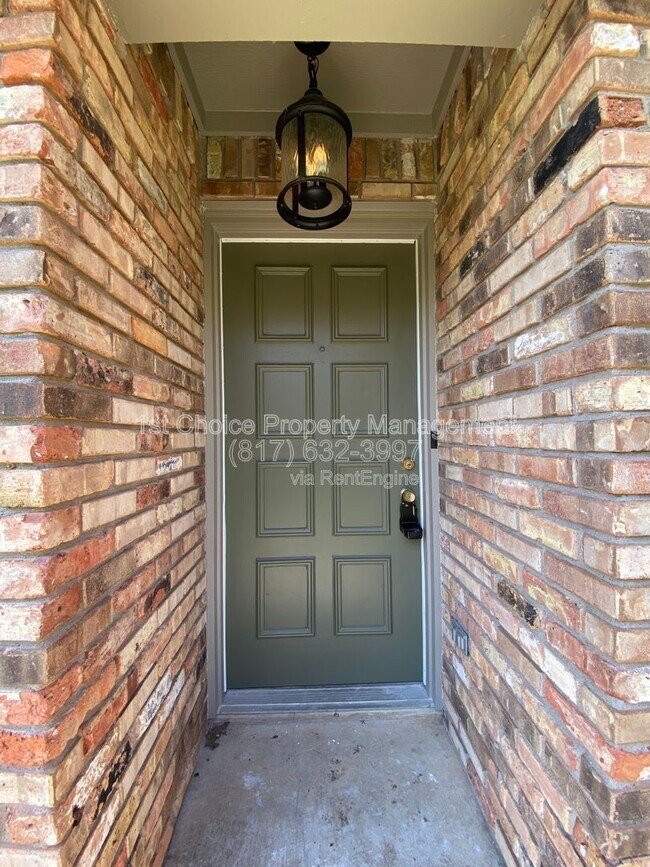 Foto del edificio - 2311 Kingsford Ct