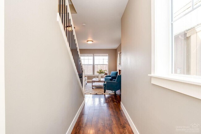 Foto del edificio - Townhome 4 blocks from the Old Mill