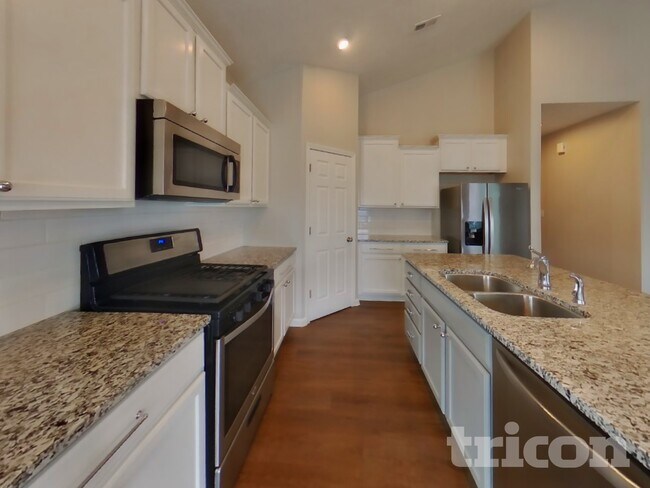 Foto del edificio - 6646 Laurelwood Dr