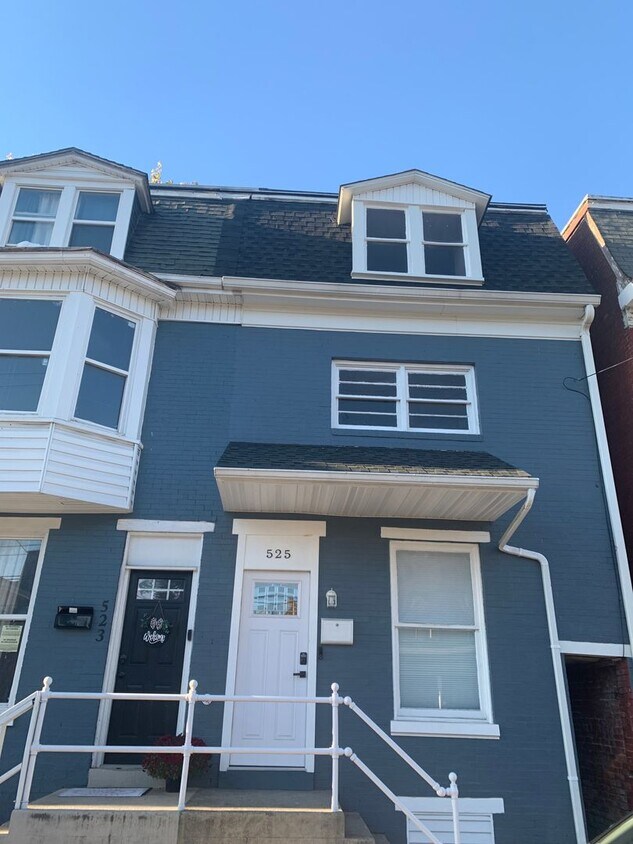 Foto principal - Spacious Renovated 5 Bed 1.5 Bath House- Y...