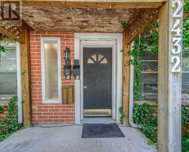 Photo du bâtiment - 2 - 2430 FIRST STREET