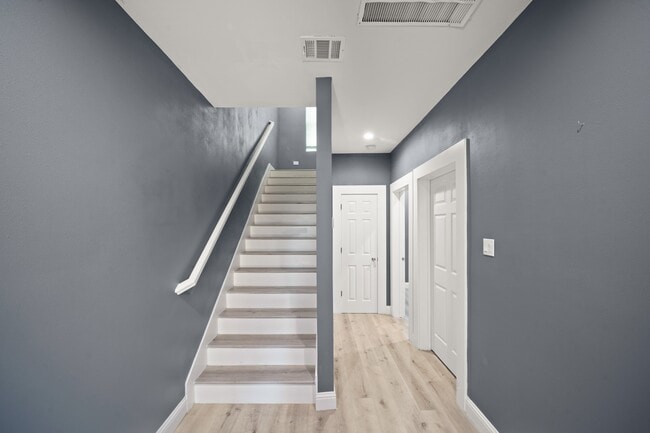 Foto del edificio - 2110 Oatfield Dr