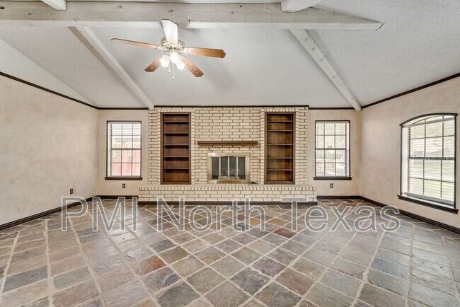 Building Photo - 3009 Malibu Pl