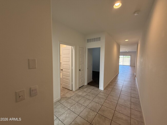 Building Photo - 9699 S Mara Dr