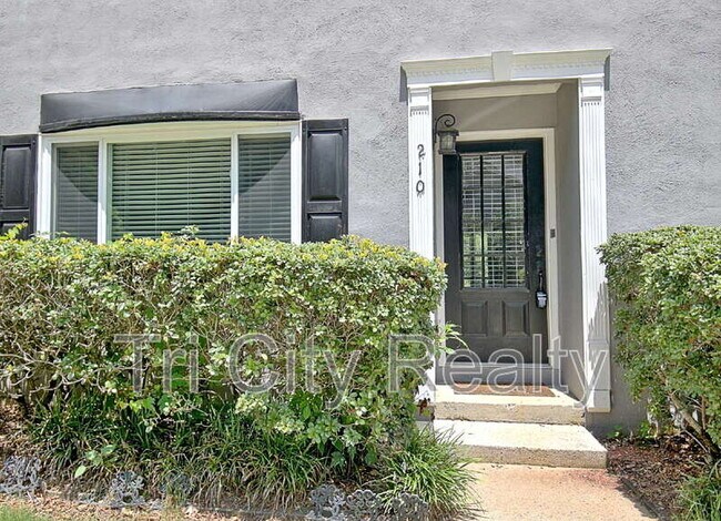 Foto del edificio - 210 Flat Creek Ct