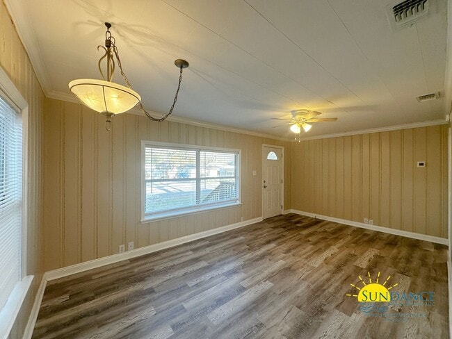 Building Photo - Beautiful 3 Bedroom Home in Fort Walton!