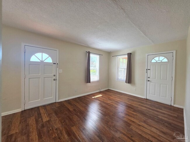 Foto del edificio - 203 SE Syrcle Dr