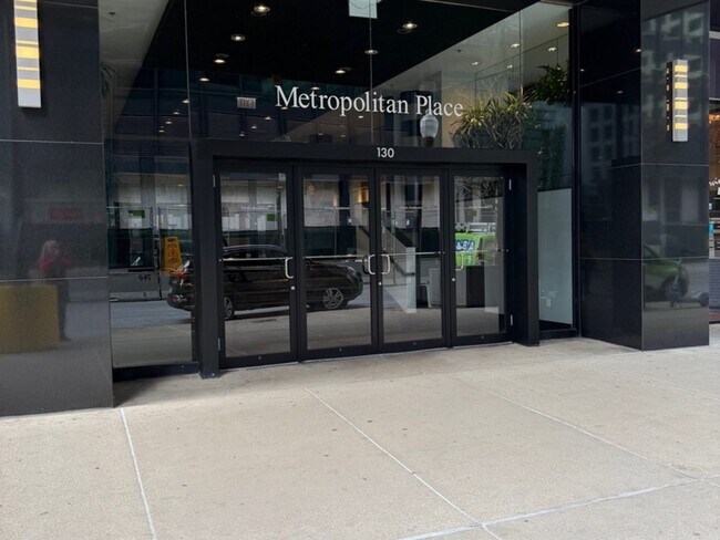 Foto del edificio - 130 S Canal St