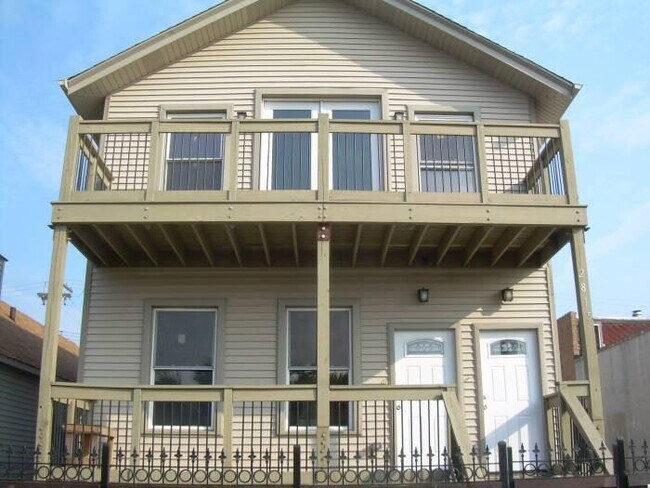 Building Photo - 2815 S Archer Ave