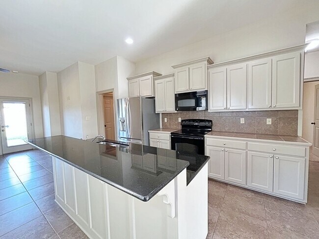 Foto del edificio - 3 Bedroom Home in  St Gabriel in a Gated C...