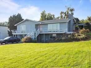 Building Photo - 3603 W Canal Dr