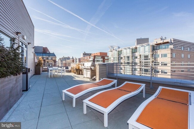 Building Photo - 1311 13th St NW