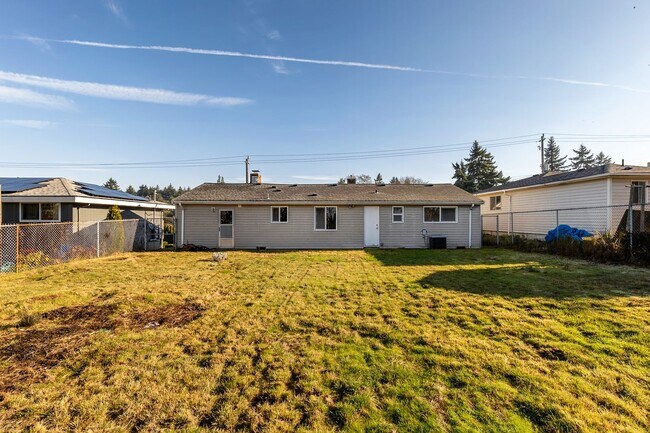 Building Photo - Adorable Highland Park 3 Bedroom Rambler