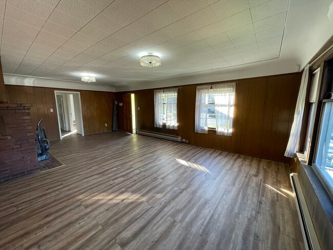 Building Photo - 15210 42nd Ave S