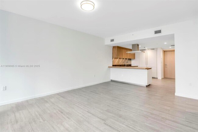 Building Photo - 1000 Brickell Plaza