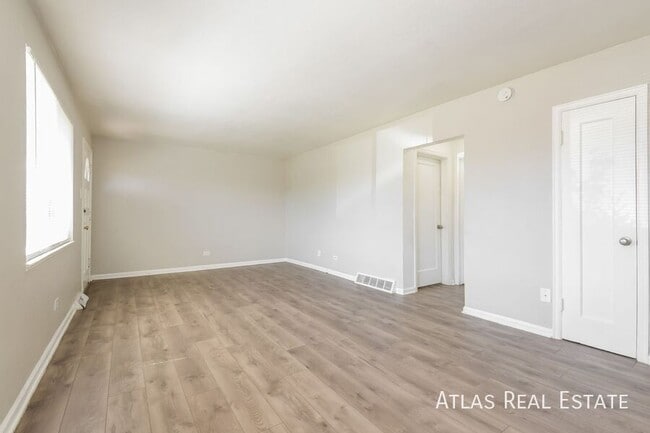Building Photo - 7137 E 60th Way