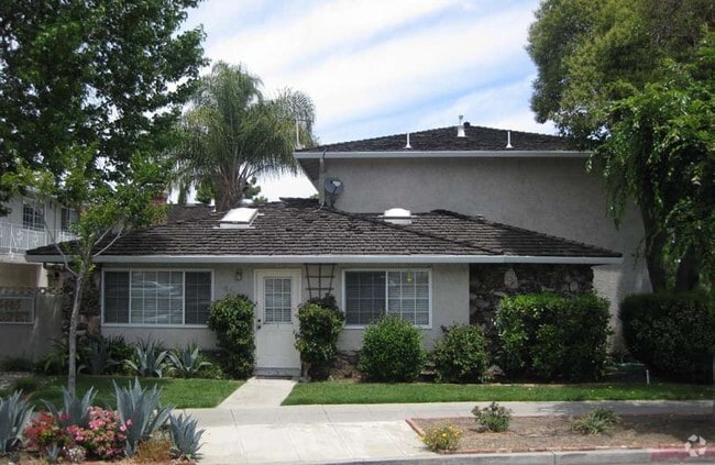Building Photo - 5405 Prospect Rd