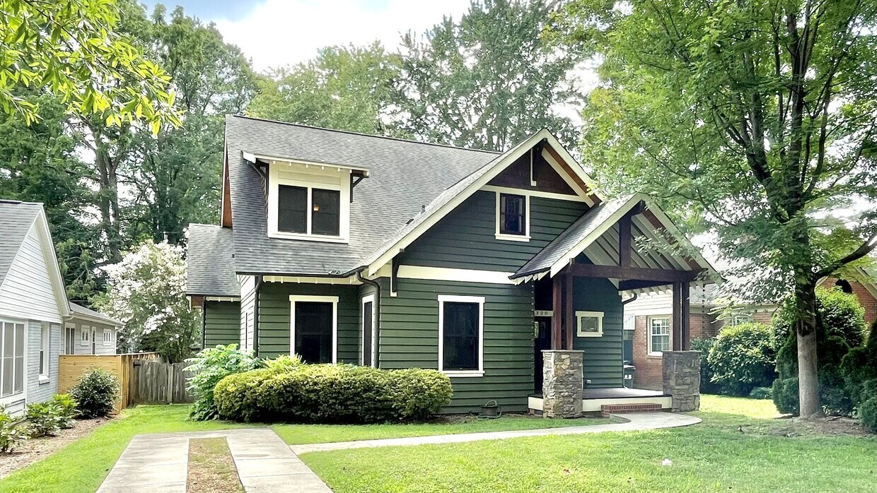Foto principal - 2320 Chesterfield Avenue