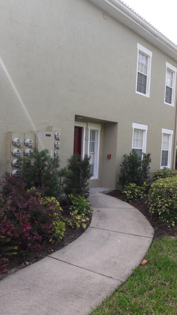 Building Photo - BACK ON THE MARKET-ANNUAL UNFURNISHED 3/2 ...