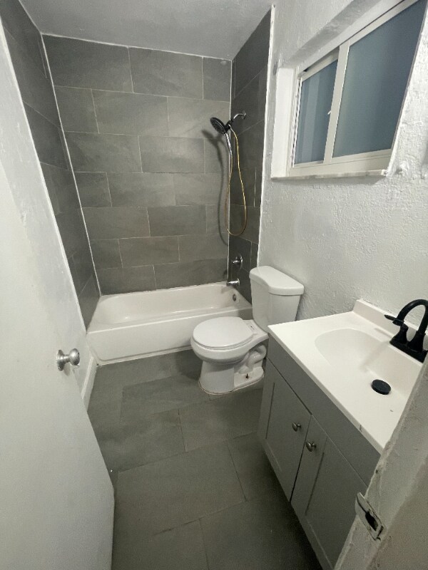 Foto del edificio - 2160 NW 29th St