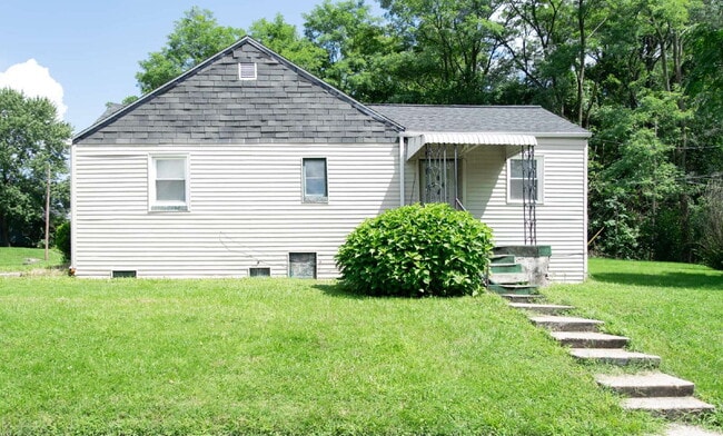 Building Photo - Affordable 2-Bedroom Home Near Downtown Xenia