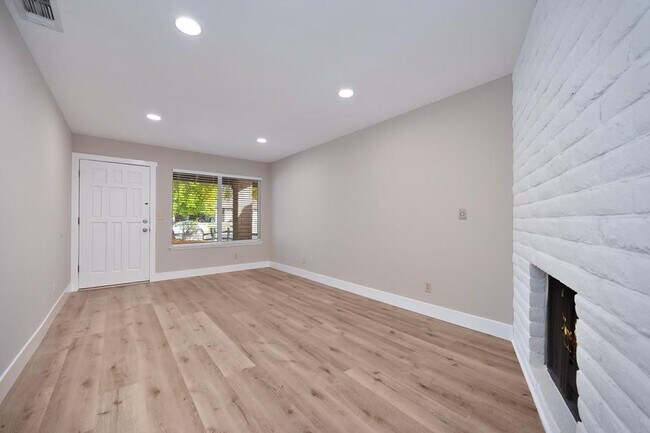 Foto del edificio - 1720 Kent St