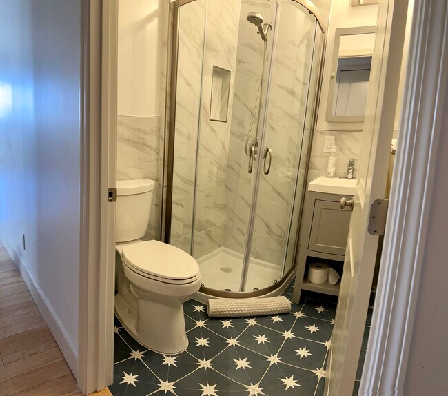 Foto del edificio - 681 40th Ave