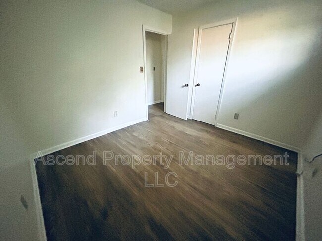 Foto del edificio - 1106 N Hickory St