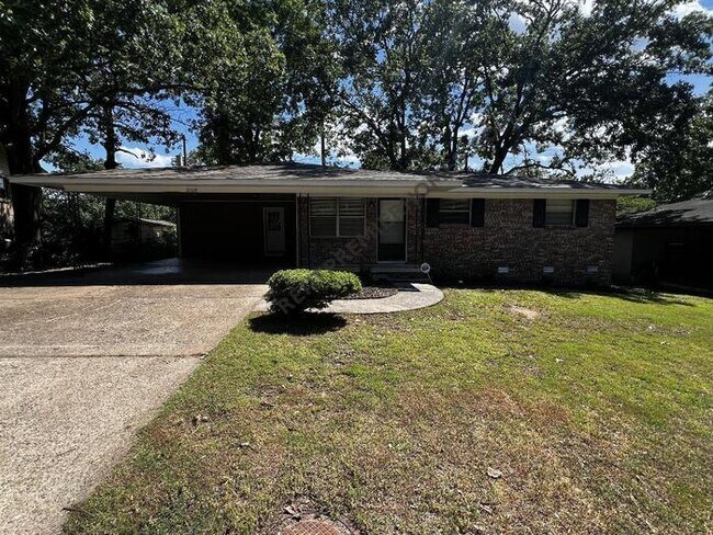 Building Photo - 2108 Seminole Trail