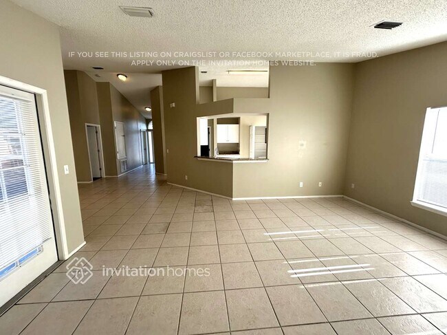 Foto del edificio - 4704 Bloom Dr