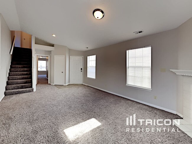 Foto del edificio - 5661 Buttercup Way