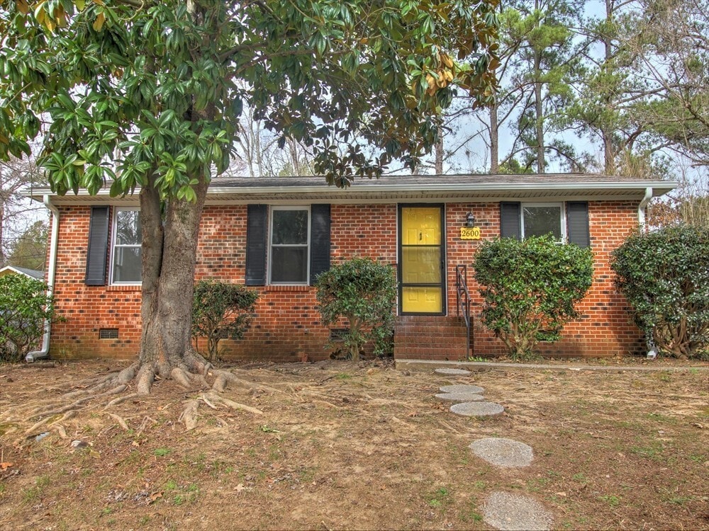 Foto principal - 3 bedroom ranch home with fenced yard!