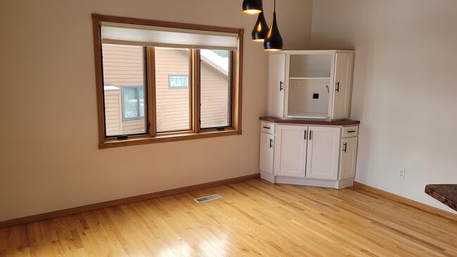 Building Photo - 1200 Duffer Dr