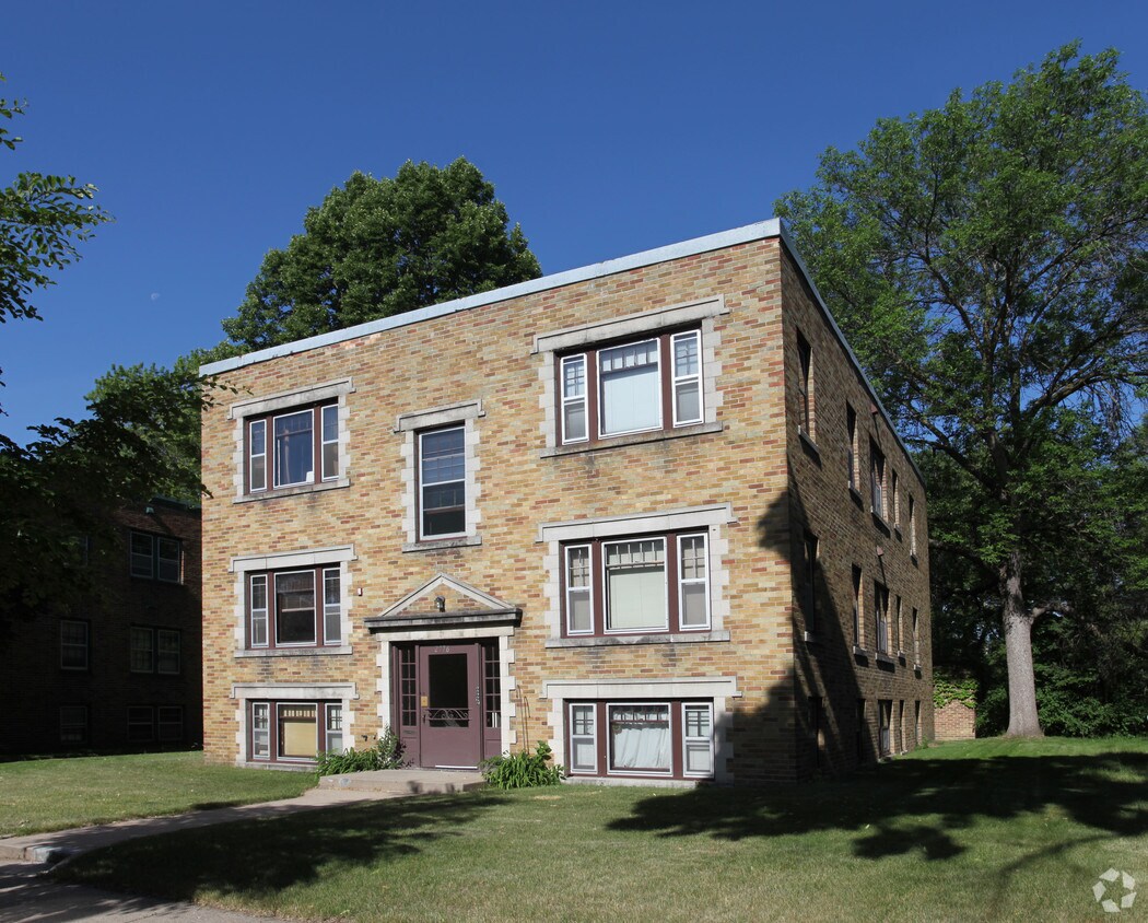 Primary Photo - 2776 Xerxes Ave S