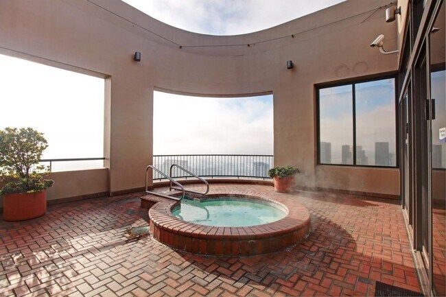 Foto del edificio - First Hill Plaza - 2 bedrooms