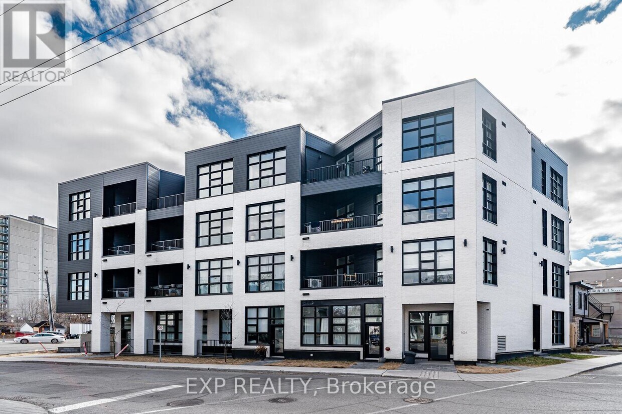 Primary Photo - 101-101 Pinhey St
