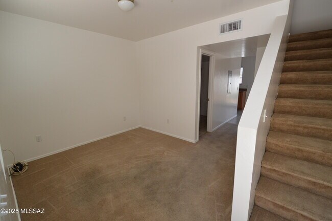 Foto del edificio - 4327 E Bellevue St