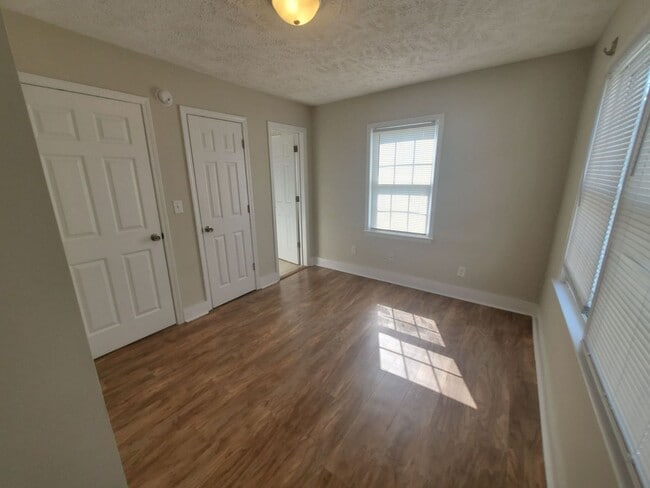 Foto del edificio - 232 Woodrow St