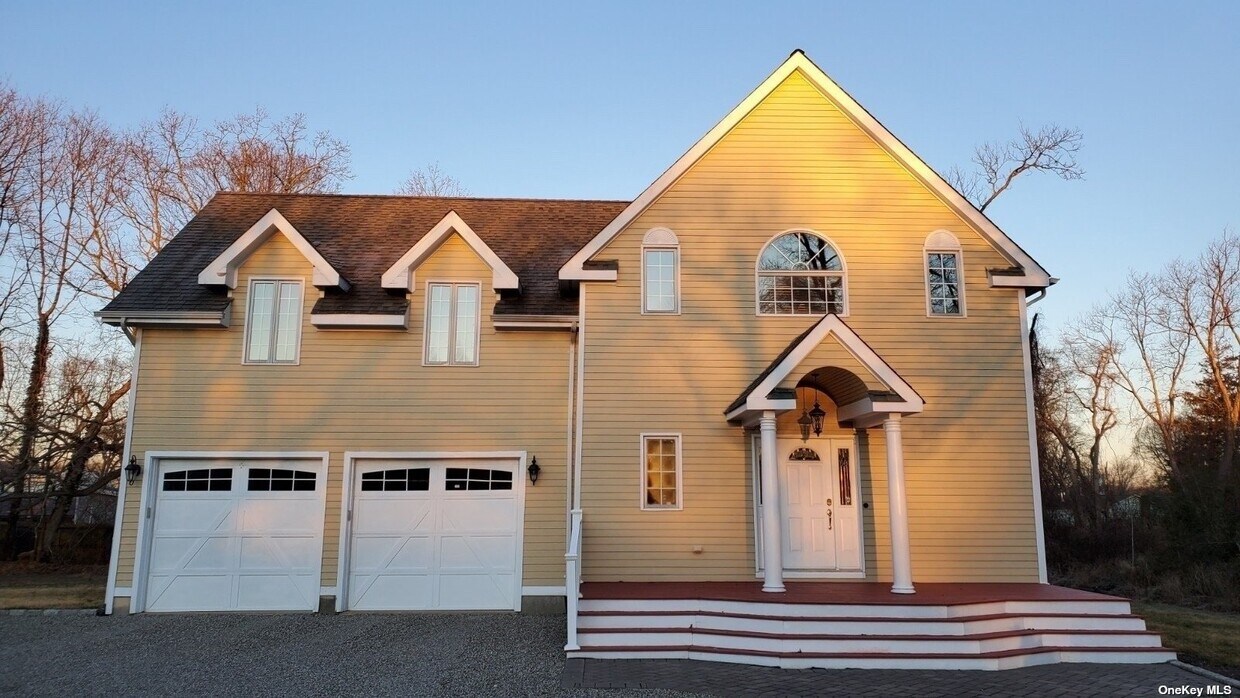 280 Bayview Ave, East Patchogue, NY 11772 House Rental in East