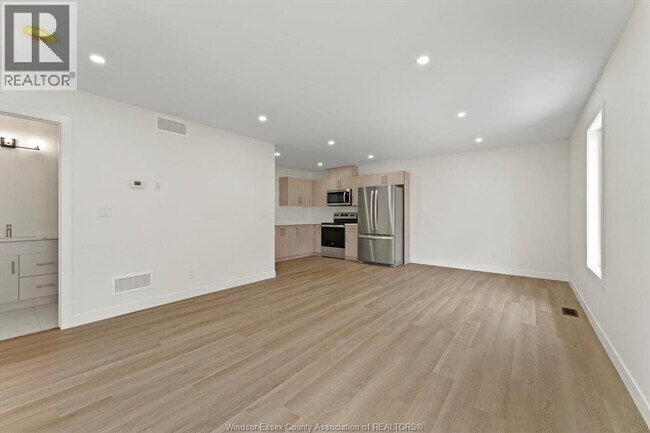 Photo du bâtiment - 2471-1 FRONT ROAD