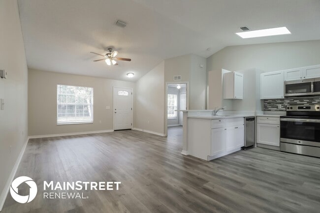 Building Photo - 6145 Banyan St