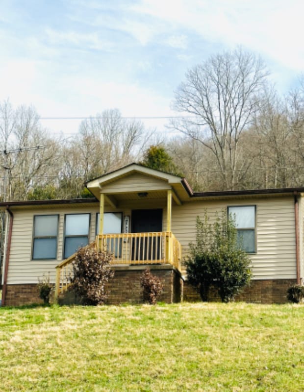 Building Photo - 20 Lakeshore Cir