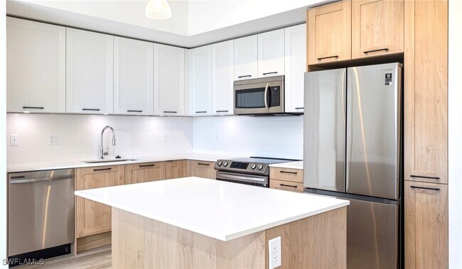 Building Photo - 22980 Vista Edera Cir