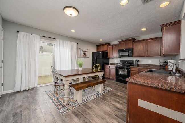 Building Photo - 3060 Burnt Pine Dr