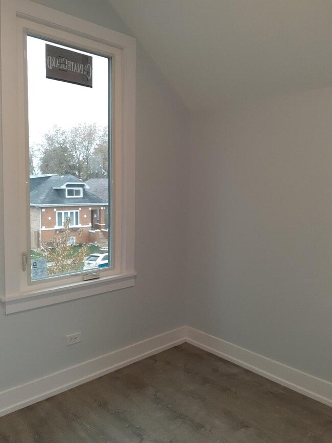 Building Photo - 1231 Clinton Ave