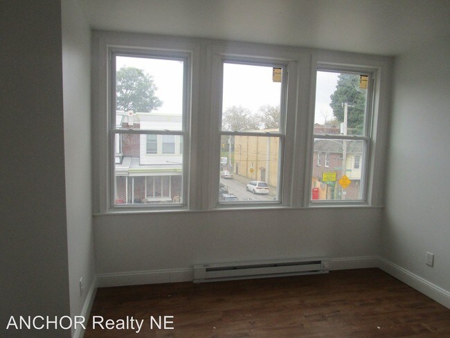 Building Photo - 3 br, 1.5 bath House - 1201 E. Stafford St