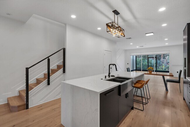 Building Photo - 2170 Stockton Dr