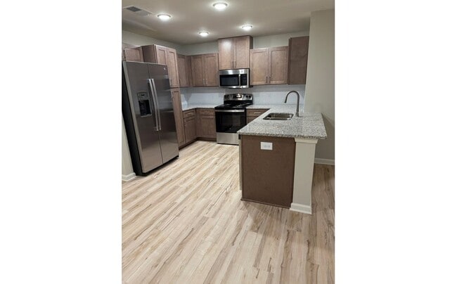 Foto del edificio - 3432 Carr Rd